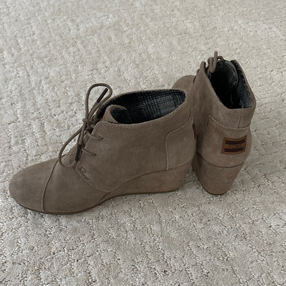 TOMS Women's Brown Suede Ankle Booties